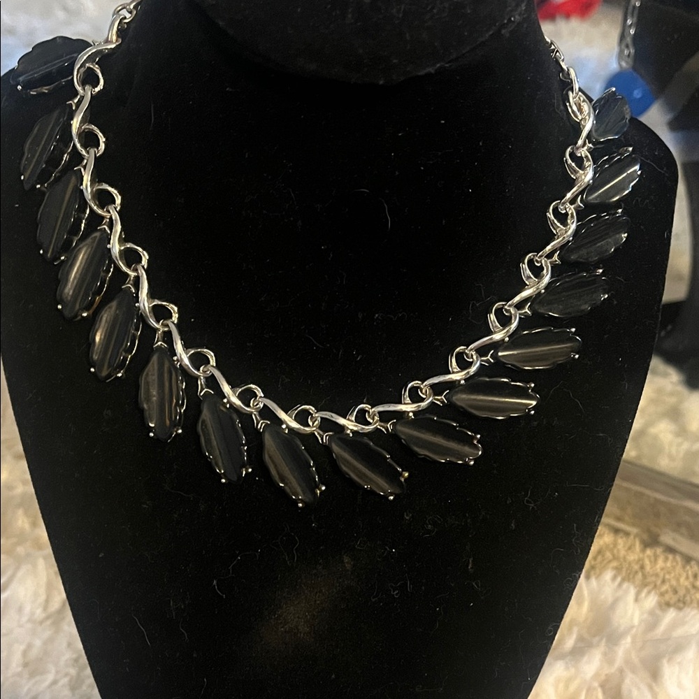 Vintage Thermoset Black and Silver Acrylic Leaf Choker Necklace